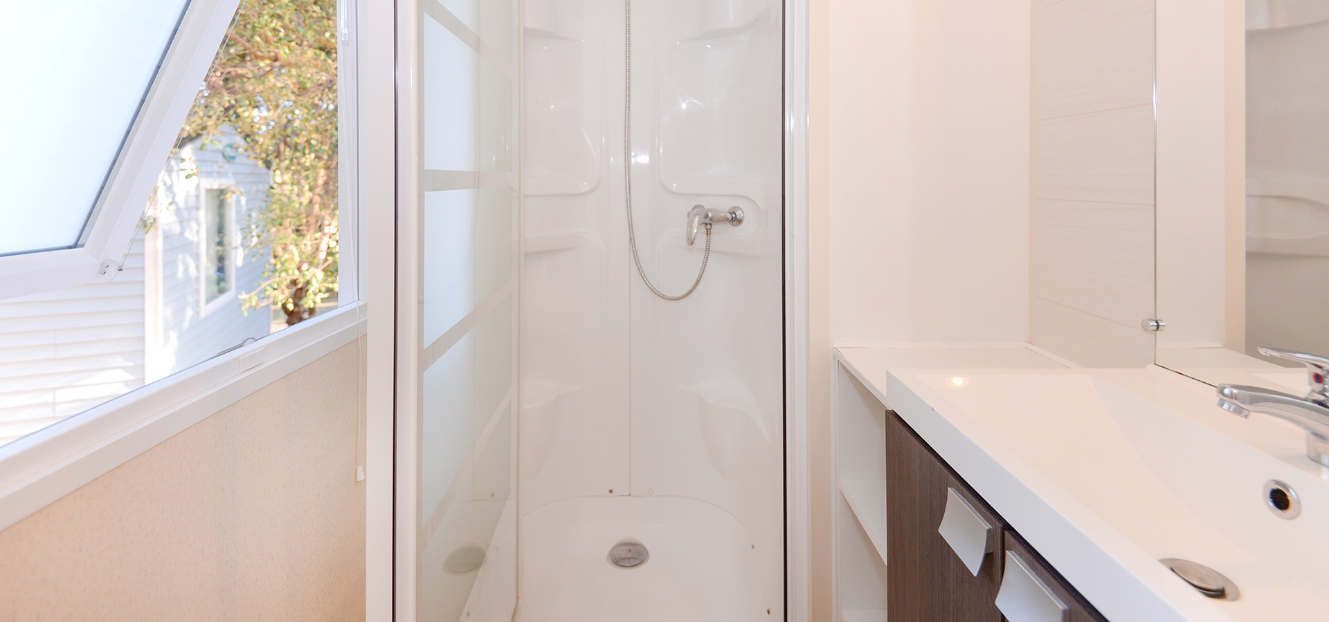 Camping la vetta location MH confort 3CH 1CH salle de bain